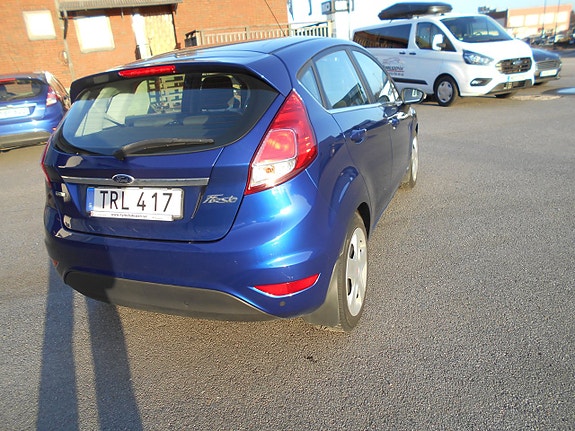 Ford Fiesta 4 of 5