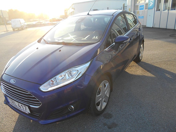 Ford Fiesta 2 of 5