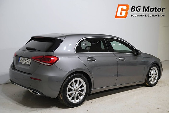 Mercedes-Benz A200 d 3 of 5