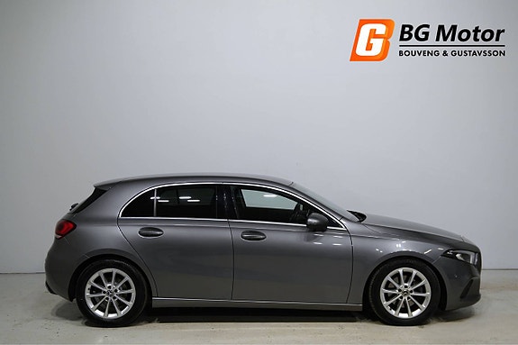 Mercedes-Benz A200 d 2 of 5