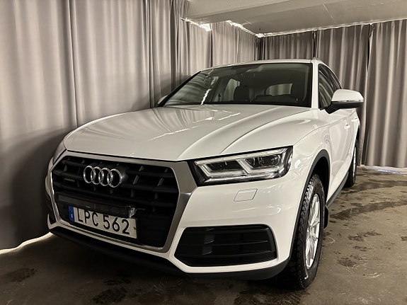 Audi Q5 2 of 5