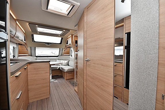 Knaus 650 UX Südwind, Queenbed, Dubbelbädd 22 of 27