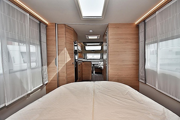 Knaus 650 UX Südwind, Queenbed, Dubbelbädd 21 of 27