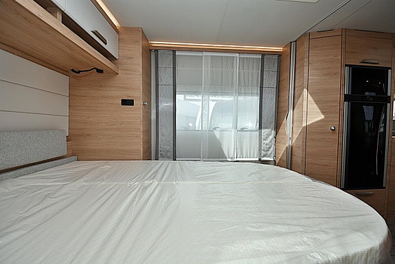 Knaus 650 UX Südwind, Queenbed, Dubbelbädd 19 of 27