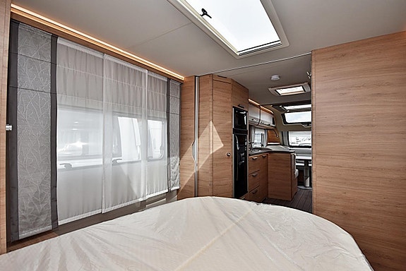 Knaus 650 UX Südwind, Queenbed, Dubbelbädd 20 of 27
