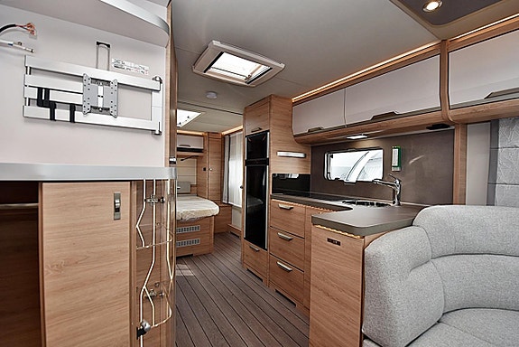 Knaus 650 UX Südwind, Queenbed, Dubbelbädd 13 of 27