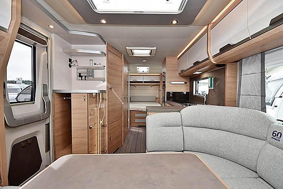 Knaus 650 UX Südwind, Queenbed, Dubbelbädd 10 of 27