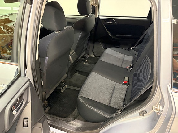 Subaru Forester 5 of 18