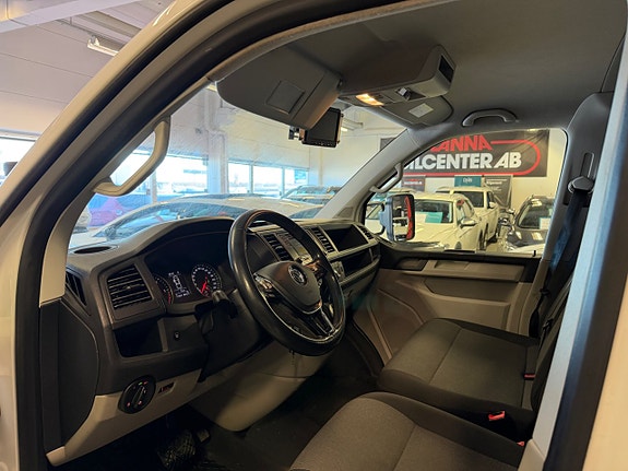 Volkswagen Transporter 12 of 23