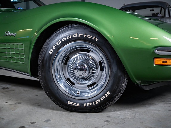 Chevrolet Corvette 15 of 16