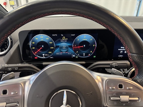 Mercedes-Benz GLA180 d 13 of 13