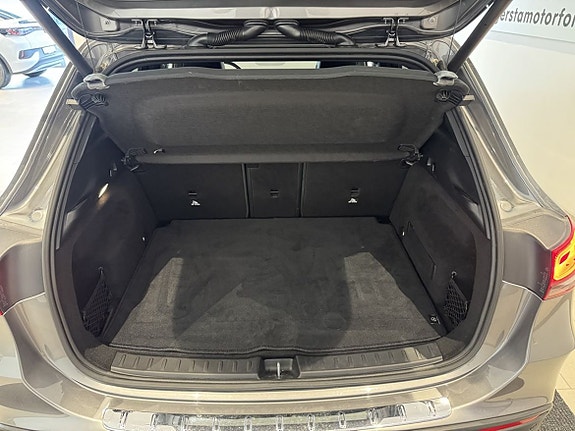 Mercedes-Benz GLA180 d 9 of 13