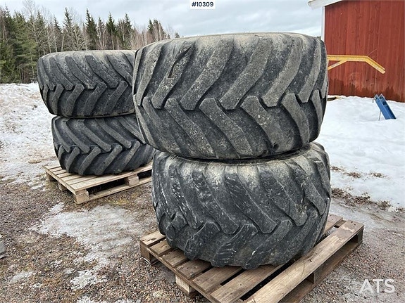 4 st 600/50-22,5 Hjulgrävar-Däck (45,000:- ex moms)
