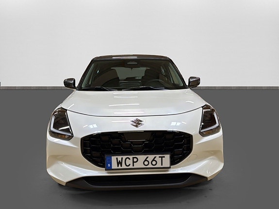Suzuki Swift 2 of 5