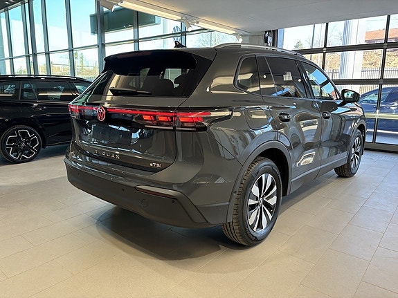 Volkswagen Tiguan 6 of 22