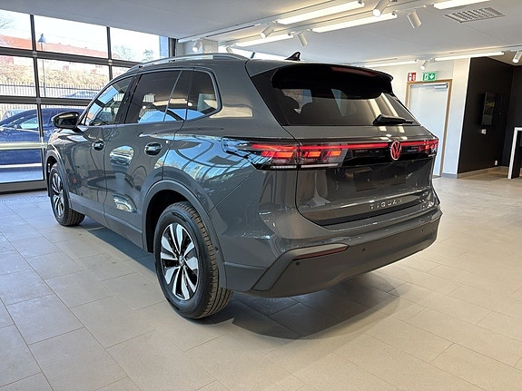 Volkswagen Tiguan 8 of 22