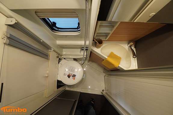 Malibu Van 640 LE RB first class ? two rooms GT skyview, Dieselpanna, 4000k 12 of 21