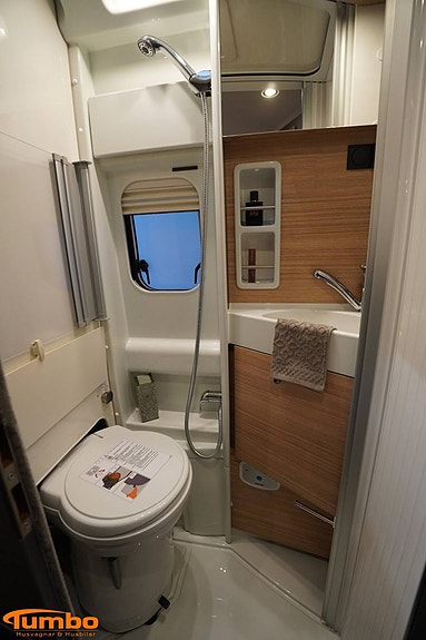 Malibu Van 640 LE RB first class ? two rooms GT skyview, Dieselpanna, 4000k 10 of 21