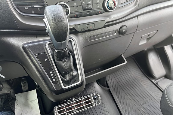 Ford Transit 12 of 15
