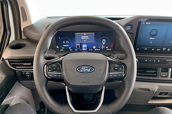 Ford Transit Custom 13 of 16