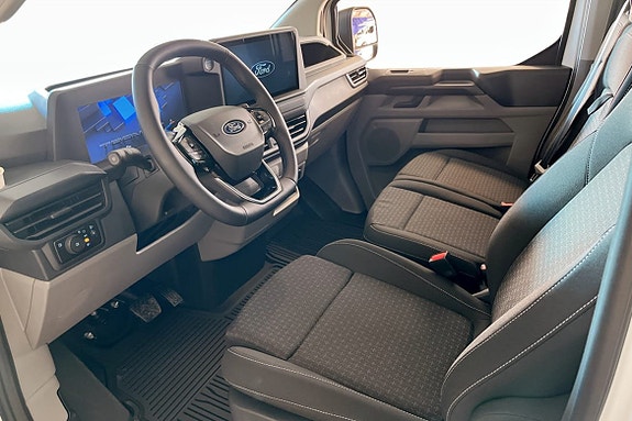 Ford Transit Custom 10 of 16