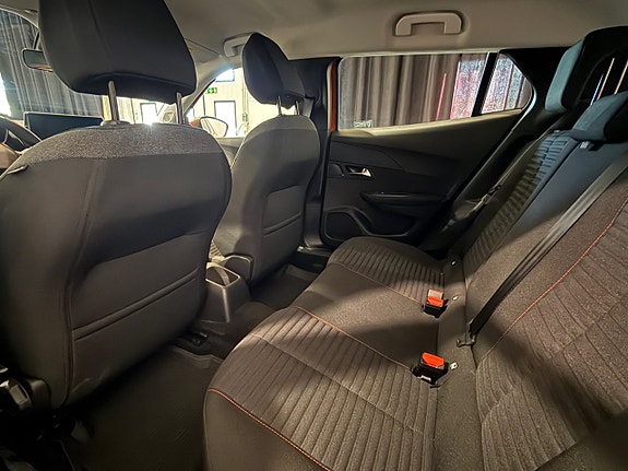 Peugeot 2008 6 of 17