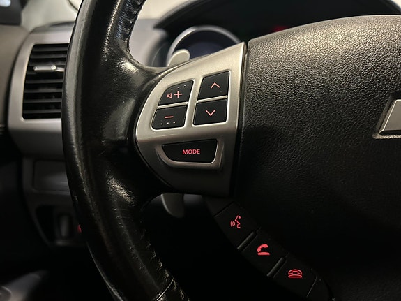 Mitsubishi Outlander 24 of 24