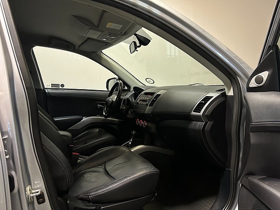 Mitsubishi Outlander 13 of 24