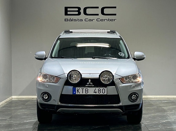 Mitsubishi Outlander 2 of 5