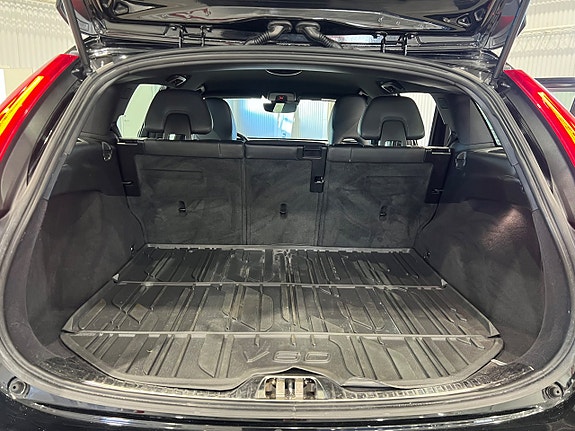 Volvo V60 Cross Country 23 of 27