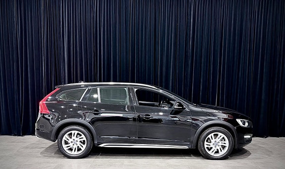 Volvo V60 Cross Country 4 of 30