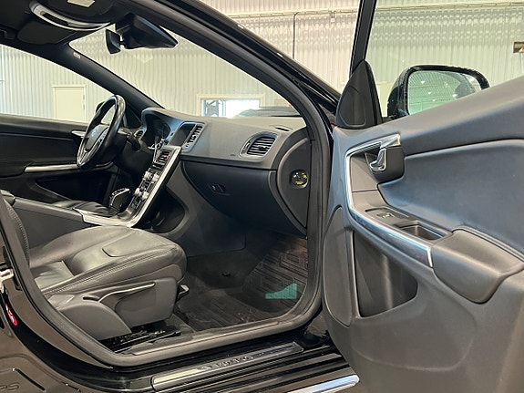 Volvo V60 Cross Country 25 of 27