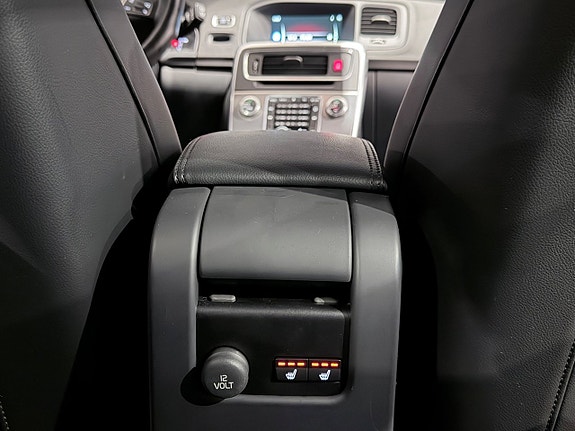 Volvo V60 Cross Country 19 of 30