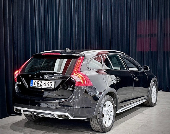 Volvo V60 Cross Country 5 of 30