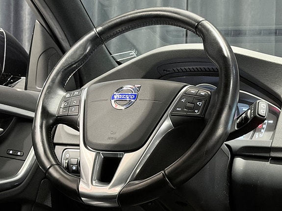 Volvo V60 Cross Country 21 of 30