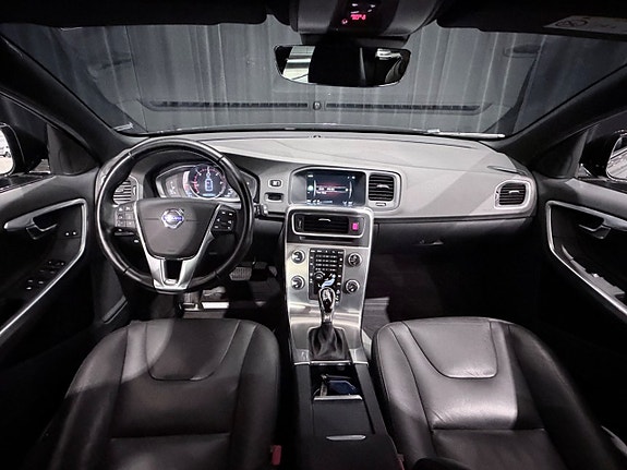 Volvo V60 Cross Country 20 of 30
