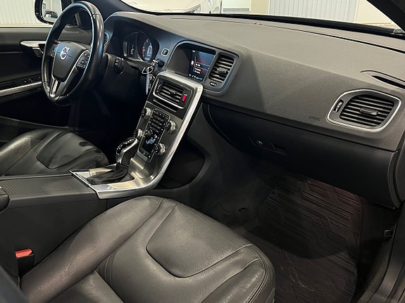 Volvo V60 Cross Country 26 of 27