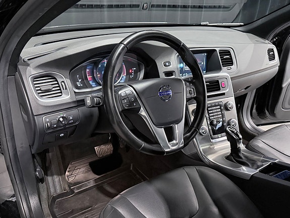 Volvo V60 Cross Country 14 of 30