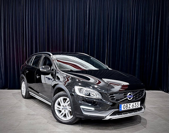 Volvo V60 Cross Country 3 of 30