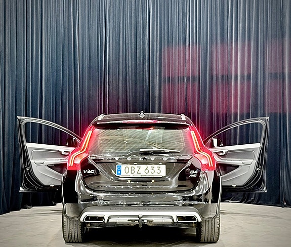 Volvo V60 Cross Country 9 of 30