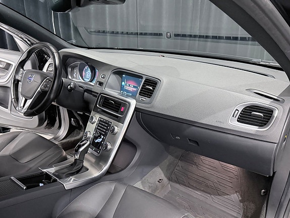 Volvo V60 Cross Country 13 of 30