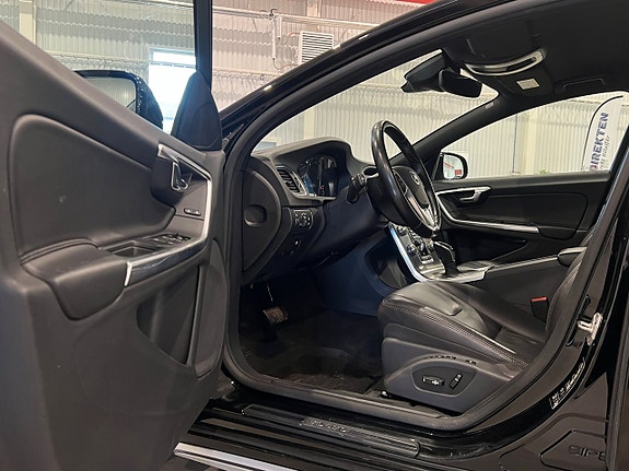Volvo V60 Cross Country 6 of 27