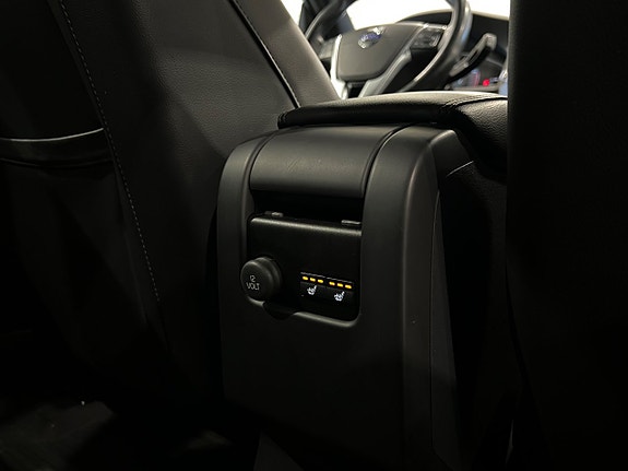 Volvo V60 Cross Country 24 of 27