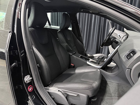 Volvo V60 Cross Country 11 of 30