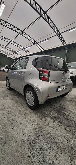 Toyota IQ 5 of 5