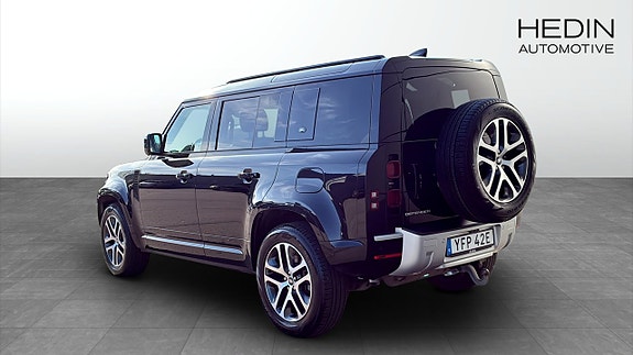 Land Rover Defender 110 2 of 5