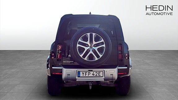 Land Rover Defender 110 7 of 13