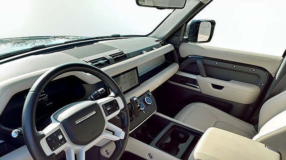 Land Rover Defender 110 12 of 13