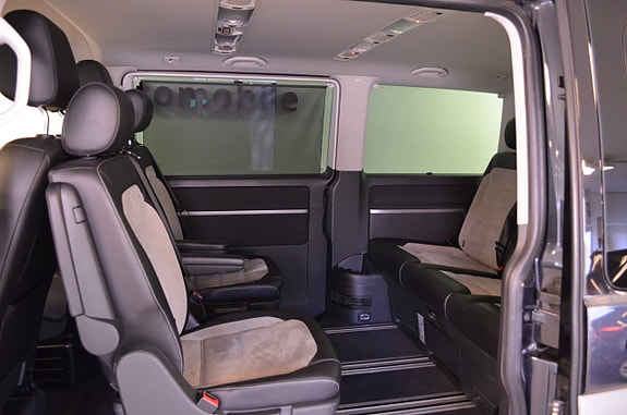 Volkswagen Multivan 8 of 23