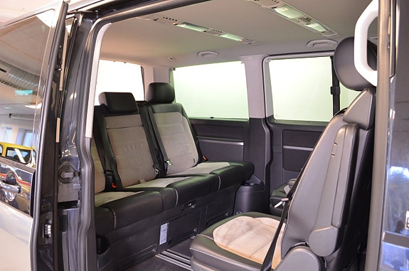 Volkswagen Multivan 10 of 23